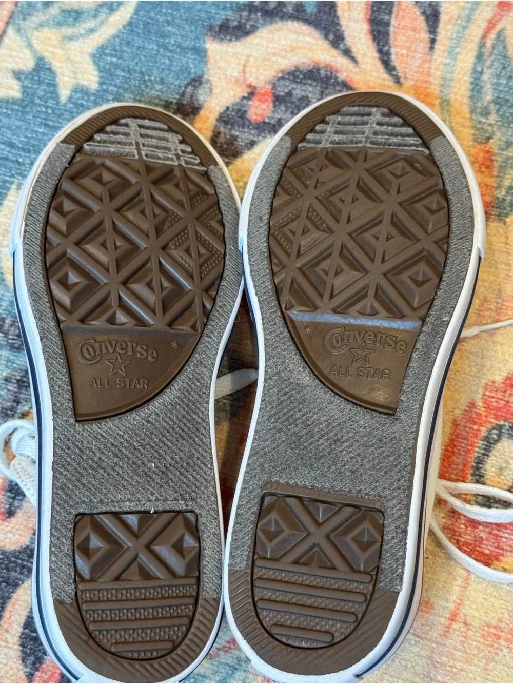 Converse low cut